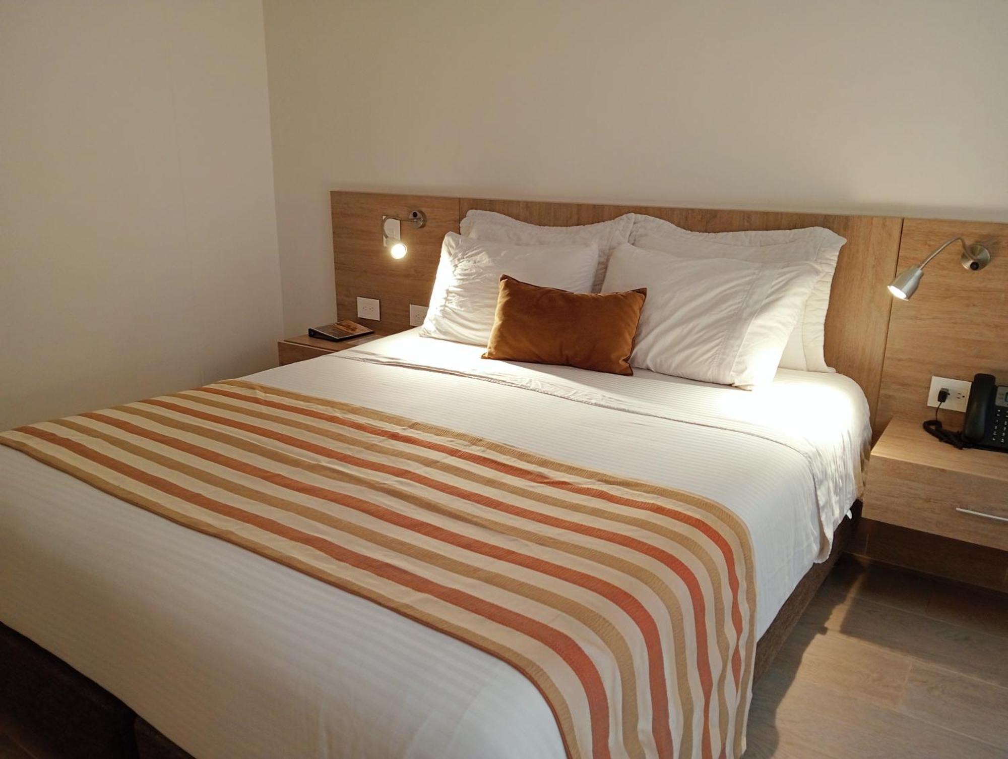 Hotel Lomas 10 Medellin By Dico Esterno foto