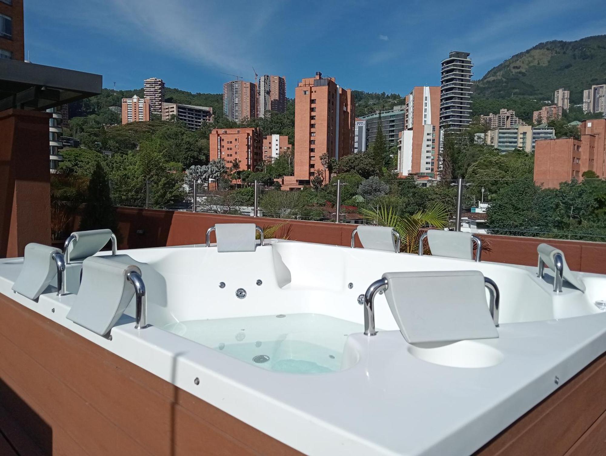 Hotel Lomas 10 Medellin By Dico Esterno foto